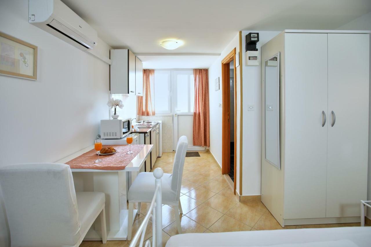Studio Kristic, Cozy Studio With A Terrace Dubrovnik Eksteriør billede